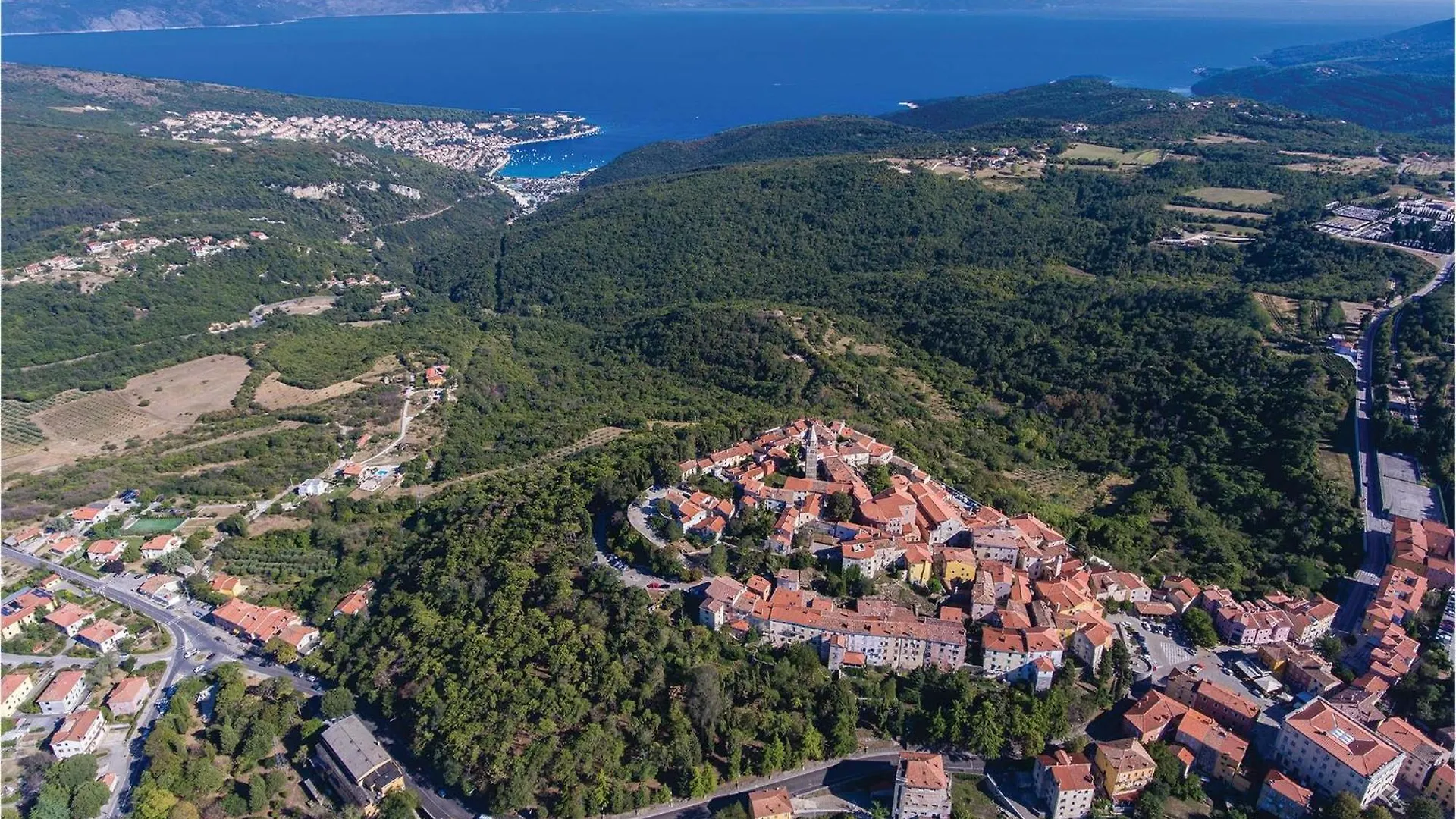 2 Bedroom Beautiful Apartment In Kapelica Raša
