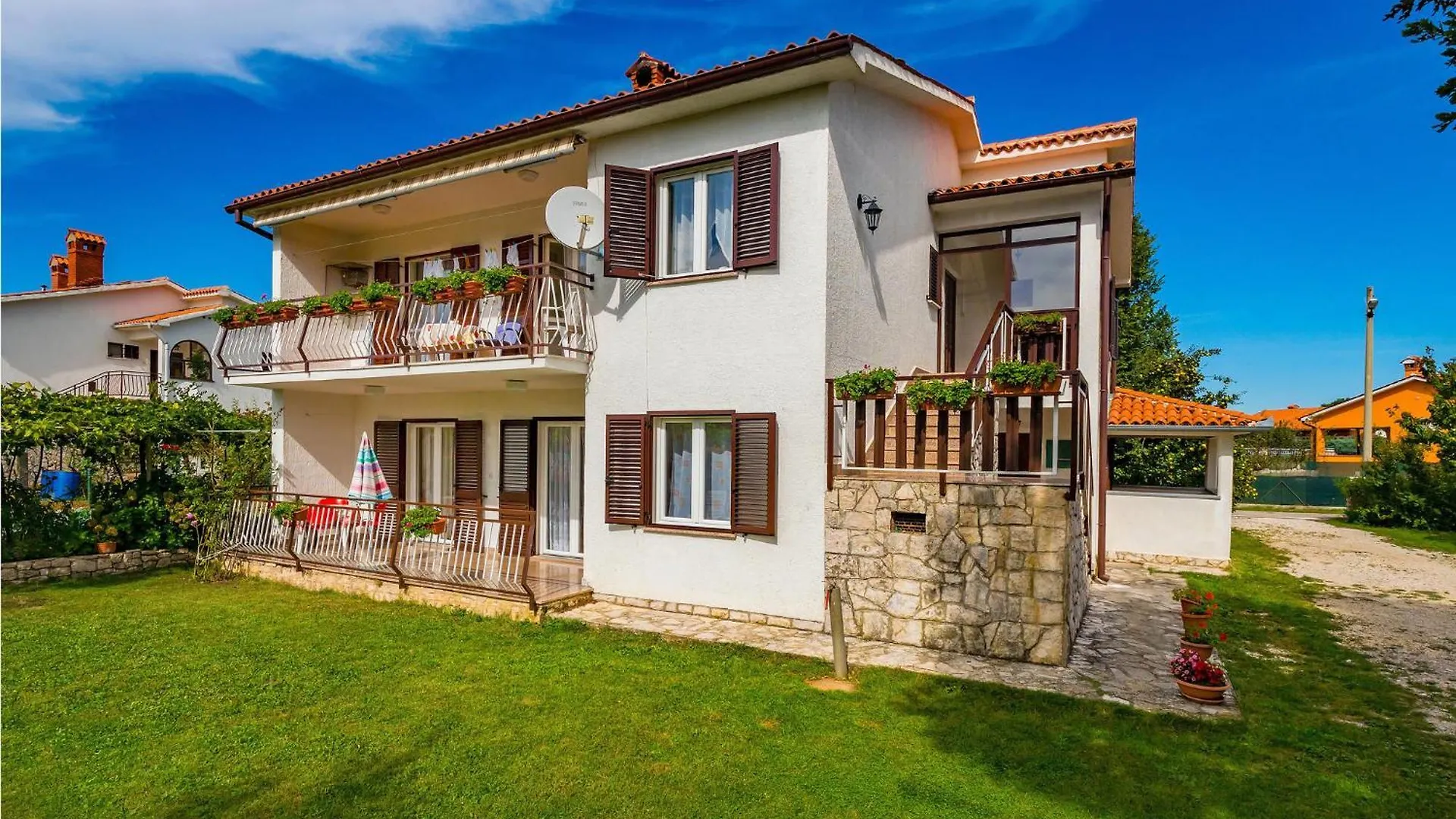 2 Bedroom Beautiful Apartment In Kapelica Raša