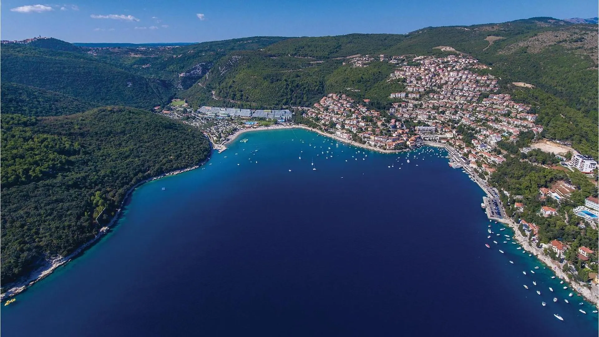 2 Bedroom Beautiful Apartment In Kapelica Raša 0*,