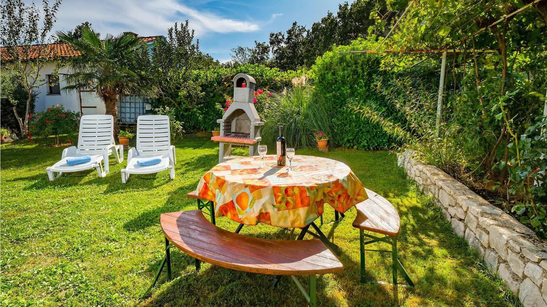 2 Bedroom Beautiful Apartment In Kapelica Raša